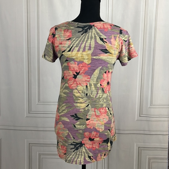 Floral top 🖤 - Picture 7 of 11